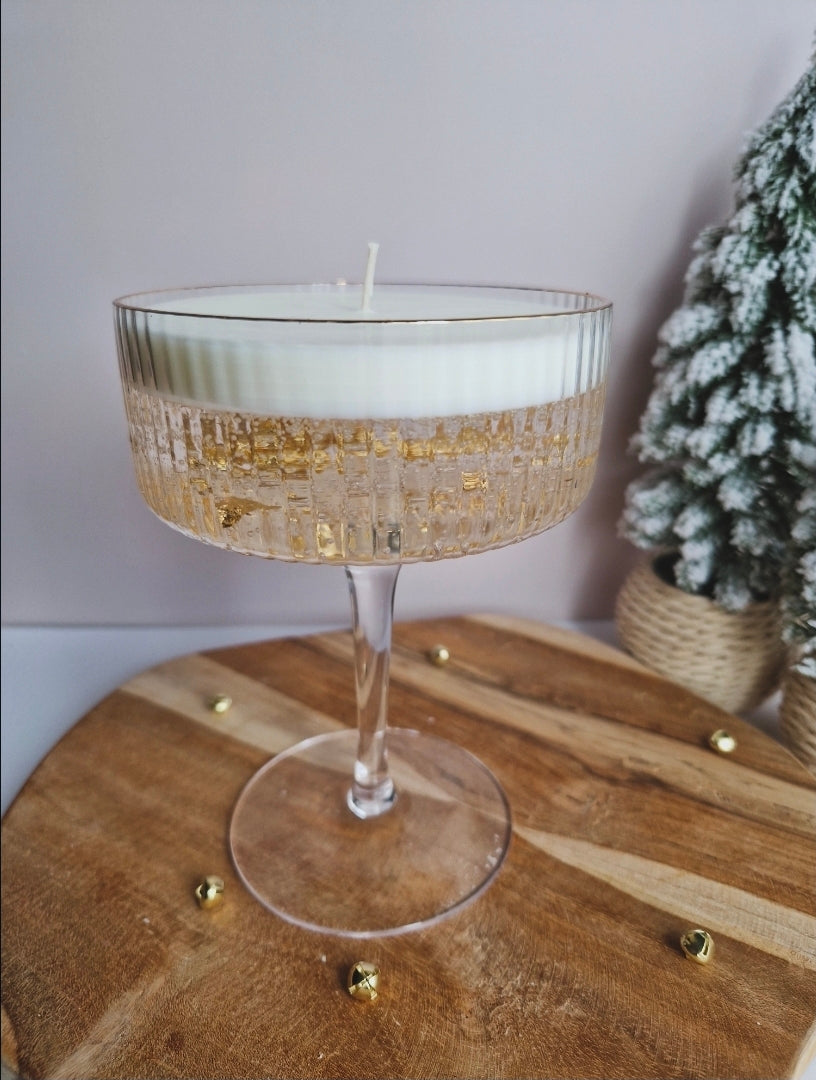 Luxe sierkaars in coupe glas met houd glitter, perfect als cadeau voor de feestdagen