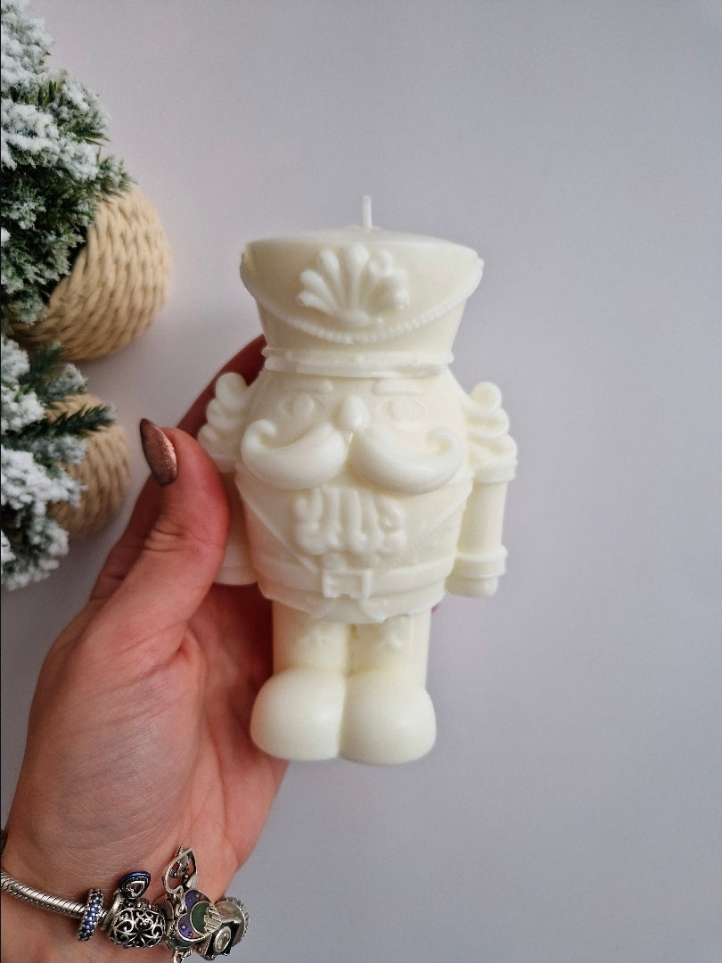 Gedetailleerde Notenkraker kaars van sojawas, handgemaakt traditionele kerstdecoratie