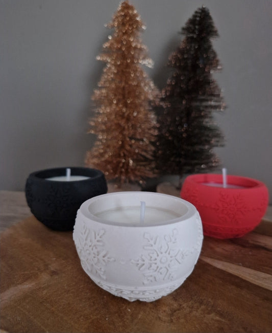 Kerstkaars in sneeuwvlok potje