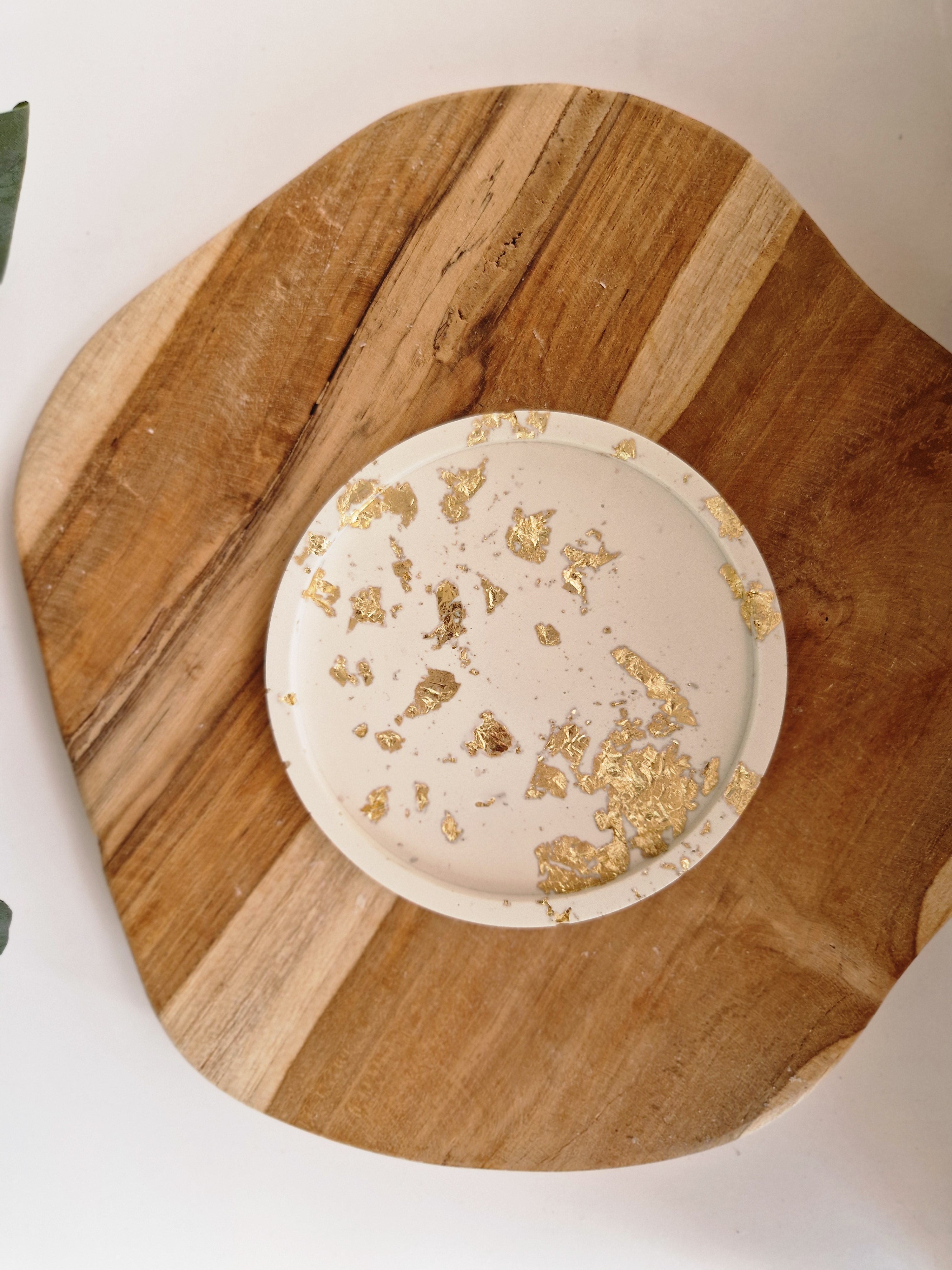 Decoratief schoteltje met goudfolie